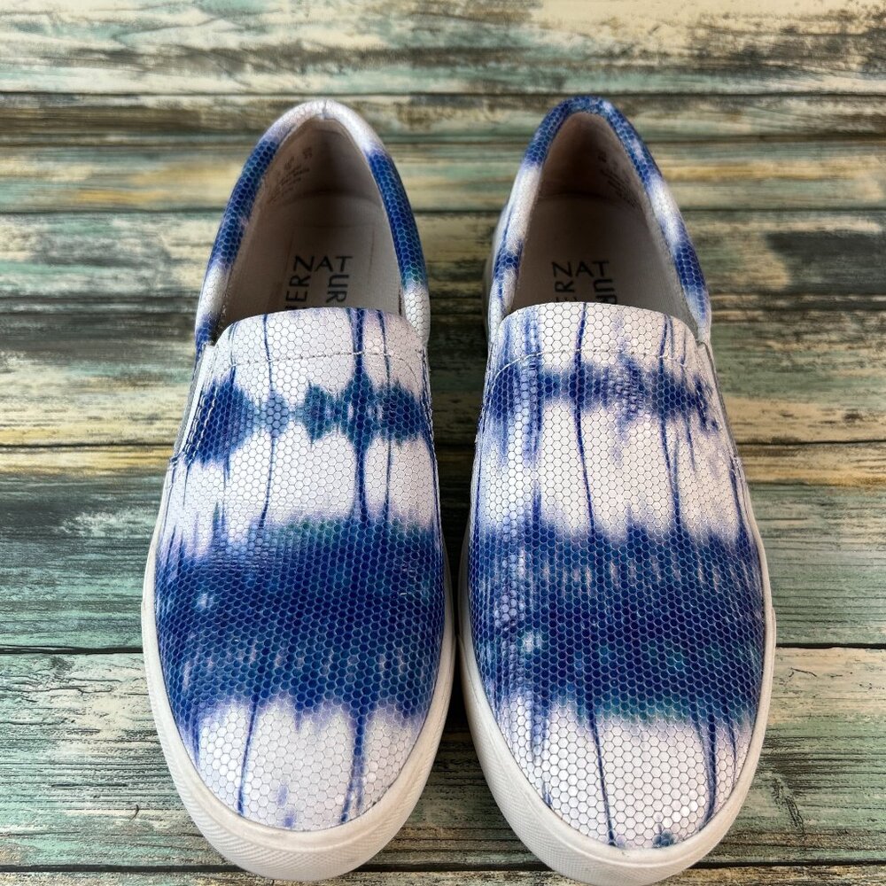 Naturalizer Sneakers Womens Sz 6M Casual Slip On Shoe Blue Tie Dye Leather Flats